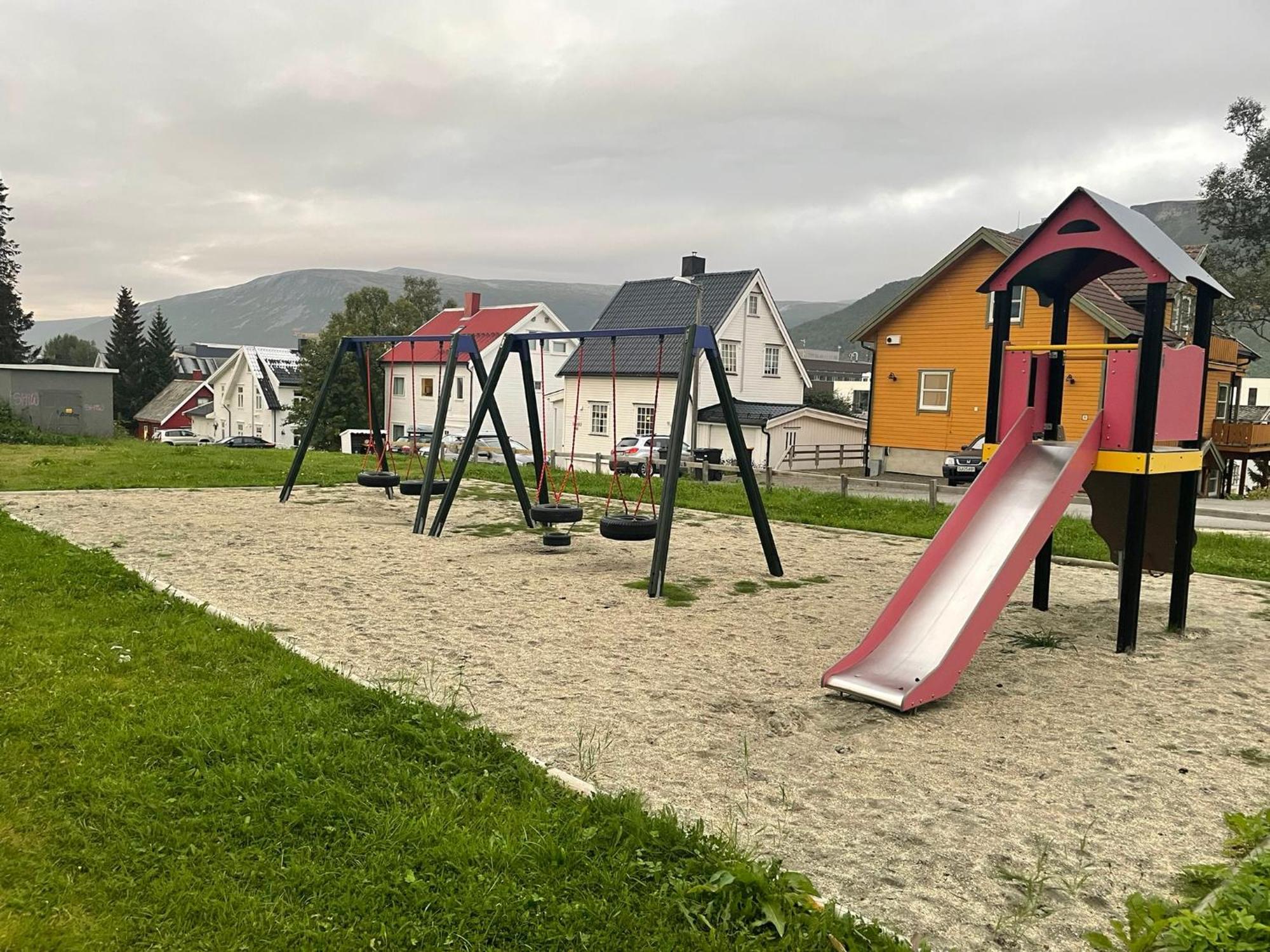 Centrally Located Apartment With 2 Bedrooms And Free Parking Tromsø Exterior foto