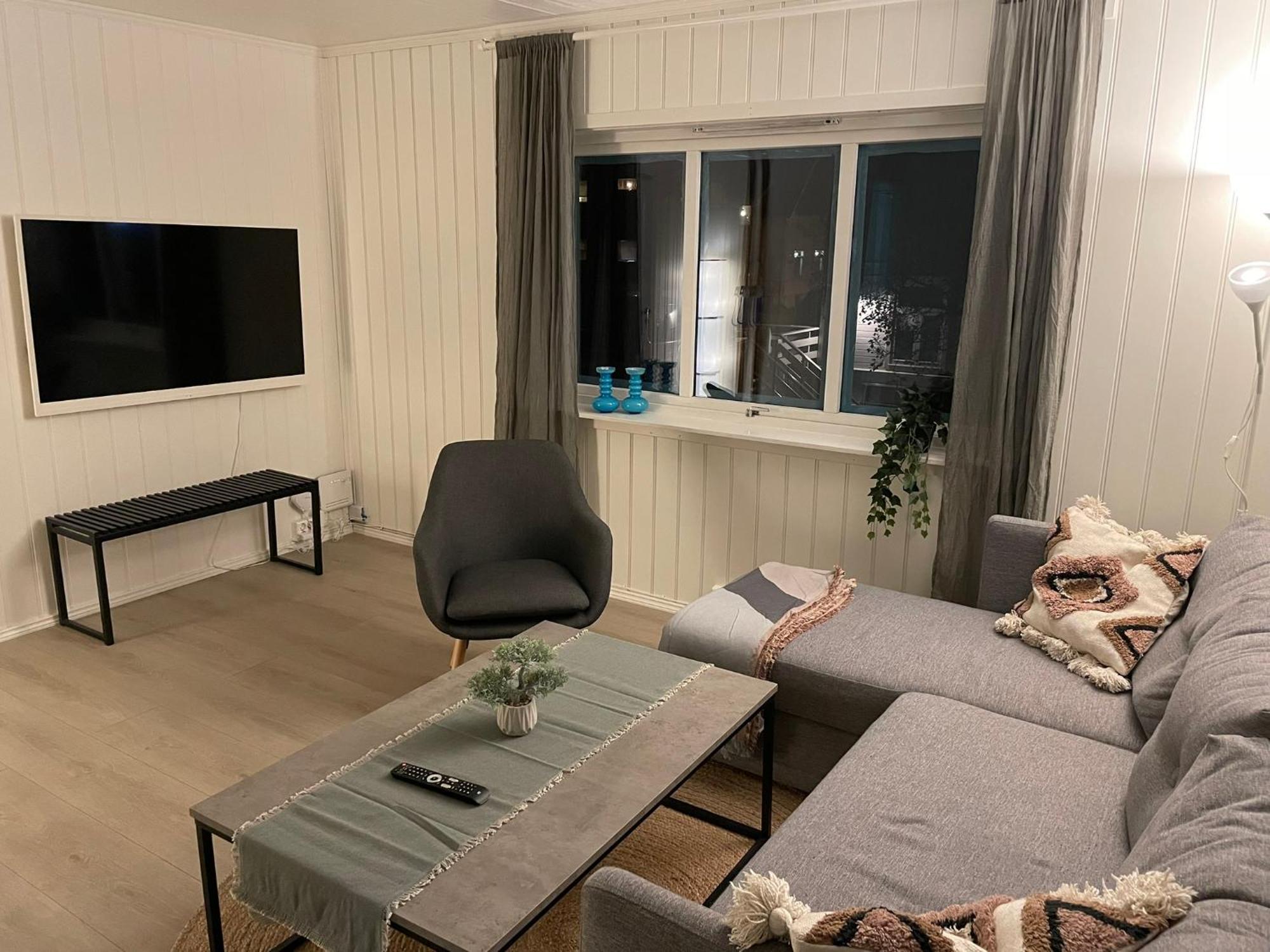 Centrally Located Apartment With 2 Bedrooms And Free Parking Tromsø Exterior foto