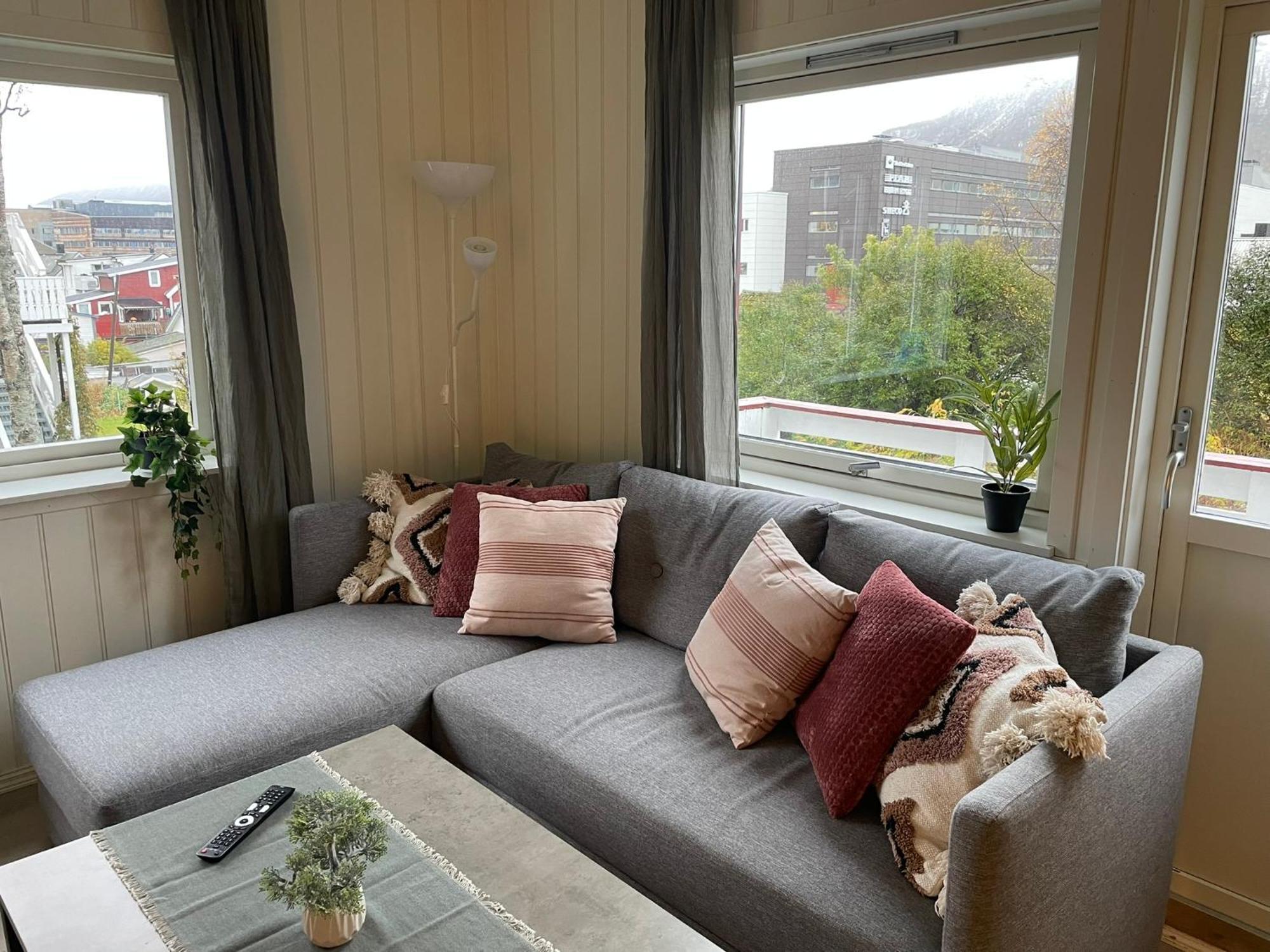 Centrally Located Apartment With 2 Bedrooms And Free Parking Tromsø Exterior foto